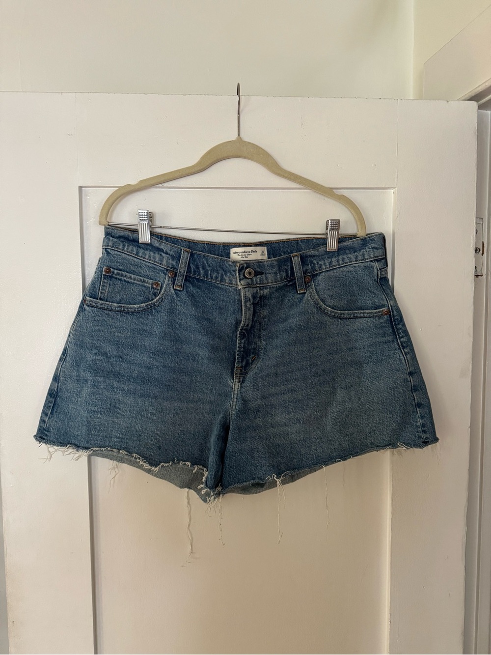 Abercrombie & Fitch A Line short mid rise - Picture 3 of 5